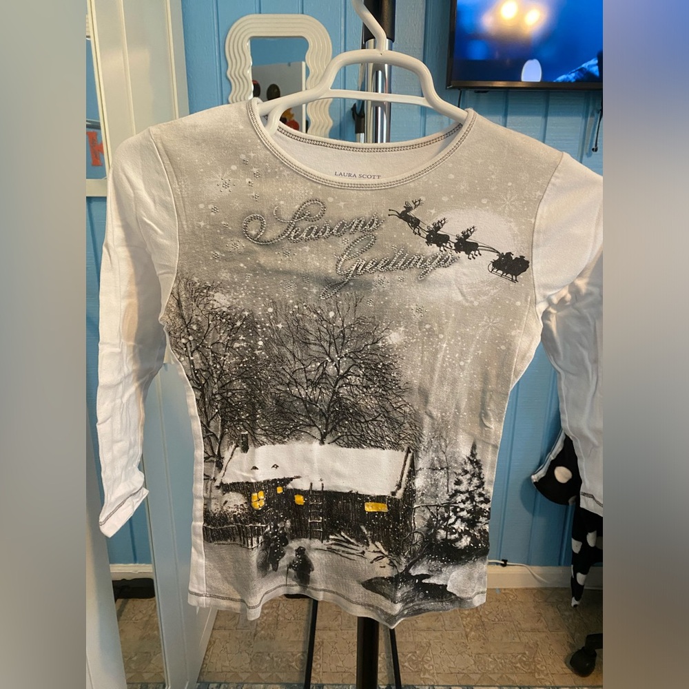 Laura Scott White Long Sleeve Tee